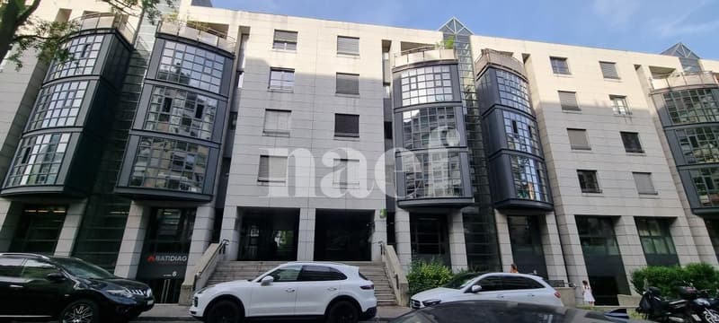 Bureaux denviron 200 m² à louer à proximité de la gare des Eaux-Vives (1)