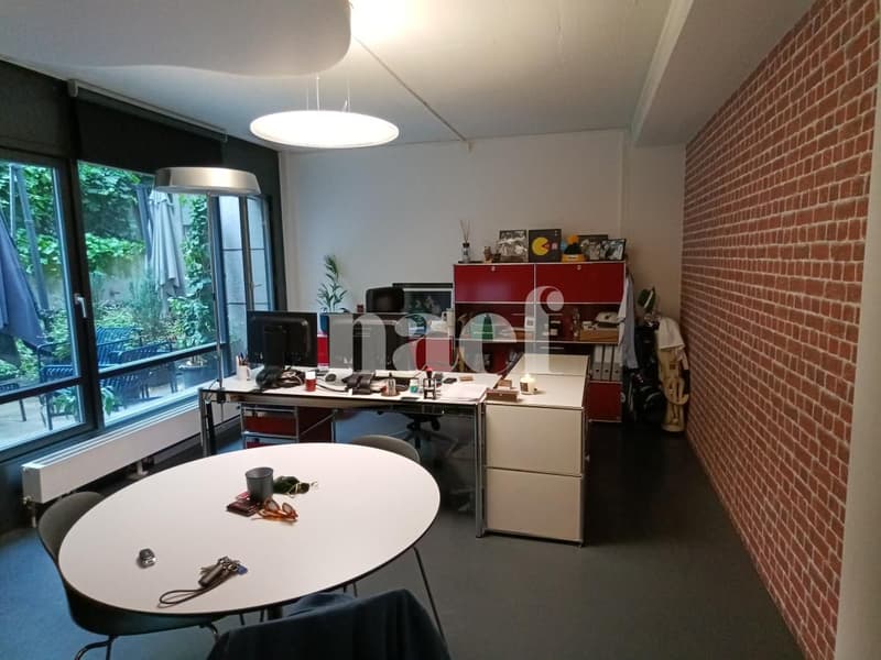 Bureaux denviron 200 m² à louer à proximité de la gare des Eaux-Vives (7)