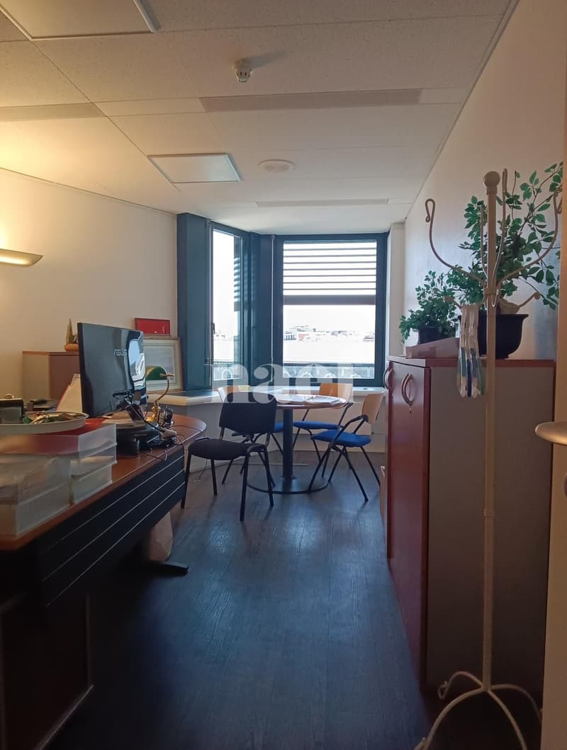 Bureaux de 292 m2 environ (6)
