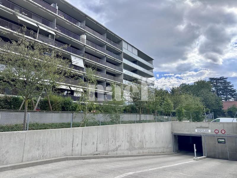 Charmant appartement traversant avec balcon de 16 m² à Meyrin-Cointrin (13)