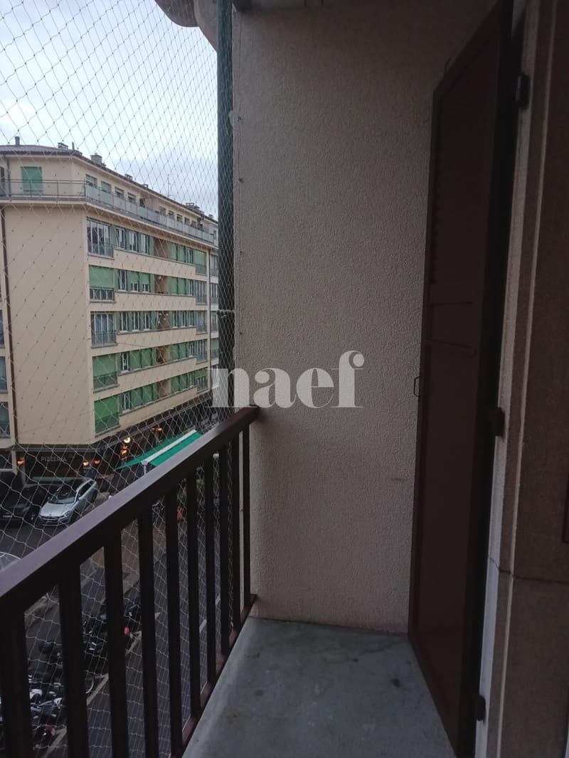 Appartement de 2 pièces au 3ème étage, proche des Hôpitaux Universitaires de Genève (12)