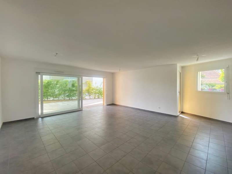 DISPONIBLE DE SUITE, RÉCENT AVEC JARDIN ! (6)