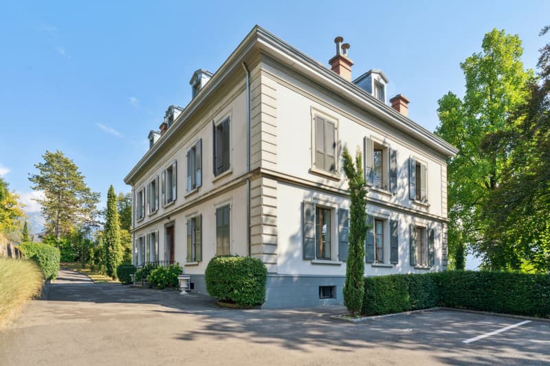 PERLE RARE AU COEUR DE VEVEY DANS UNE MAISON DE MAÎTRE (2)