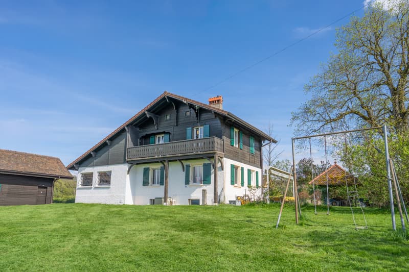 CHALET AU CALME AVEC GRAND JARDIN (2)