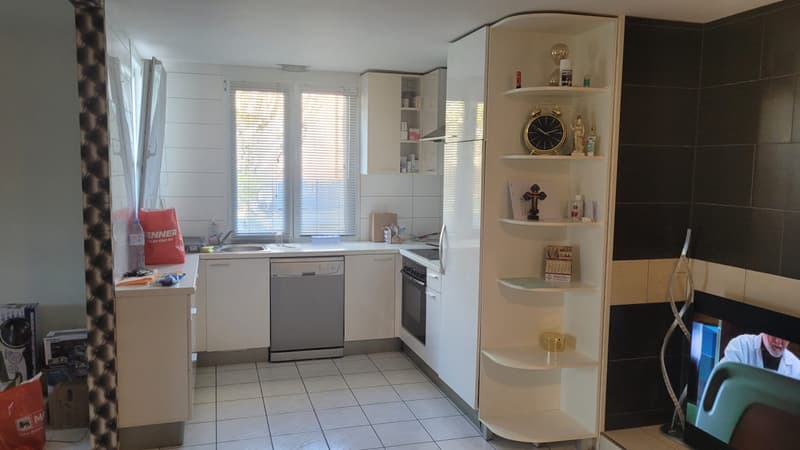 YVERDON-LES-BAINS (QUARTIER FONTENAY) - 2.5 PIÈCES LOUÉ AVEC JARDIN ET TERRASSE (3)
