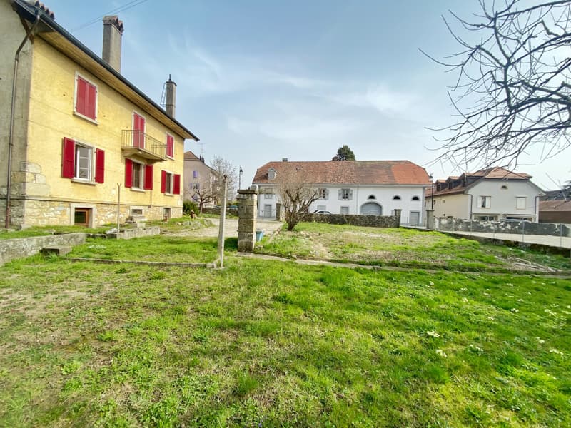 VILLA LOCATIVE DE DEUX APPARTEMENTS A CONCISE ! (8)