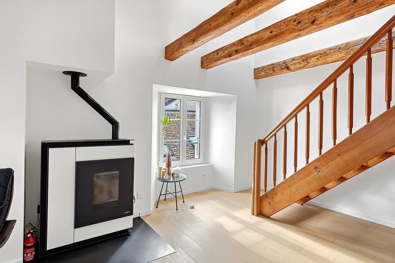 TRIPLEX DE CHARME RÉNOVÉ AVEC POUTRES APPARENTES (8)