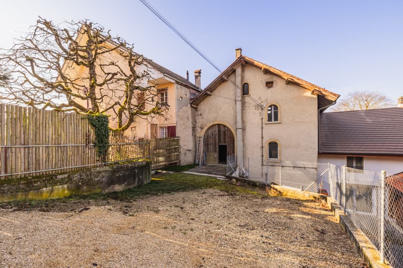 MAISON D'HABITATION AVEC POTENTIEL CONSTRUCTIBLE A CHAVORNAY (11)