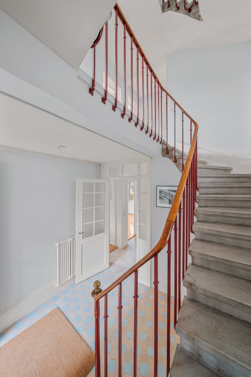 Villa de caractère à Lausanne avec jardin et permis en force (6)
