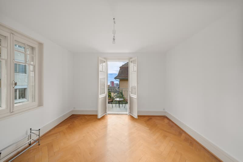 Villa de caractère à Lausanne avec jardin et permis en force (7)