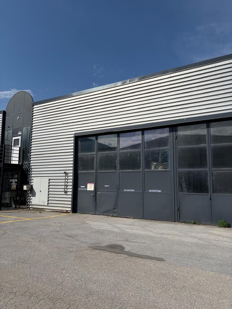 Local industriel avec bureaux – disponible de suite (1)