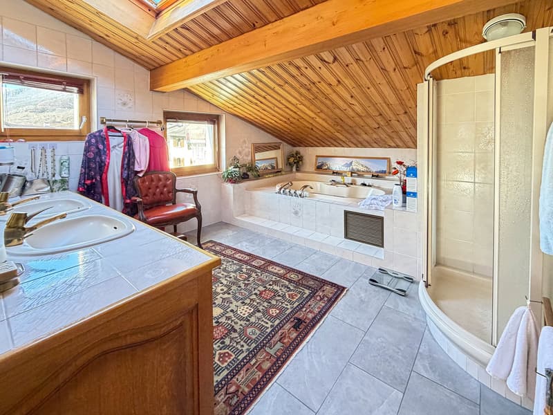 Au centre de Fully/VS, incroyable appartement en attique de 5.5 pièces (11)