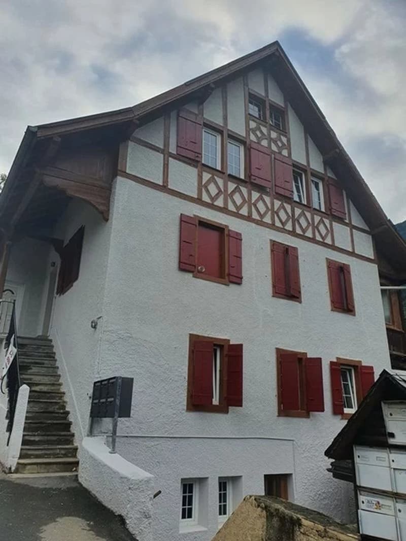 7 places de parc extérieures (2)