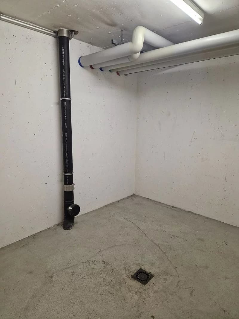 Local / dépôt de 8 m2 (3)
