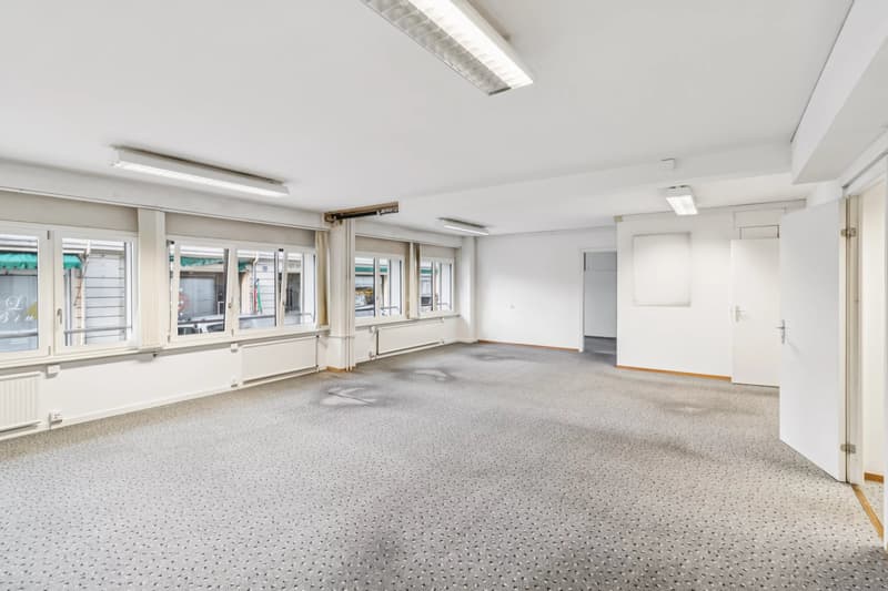 Local commercial d'env. 150.30 m2 au 1er étage (3)
