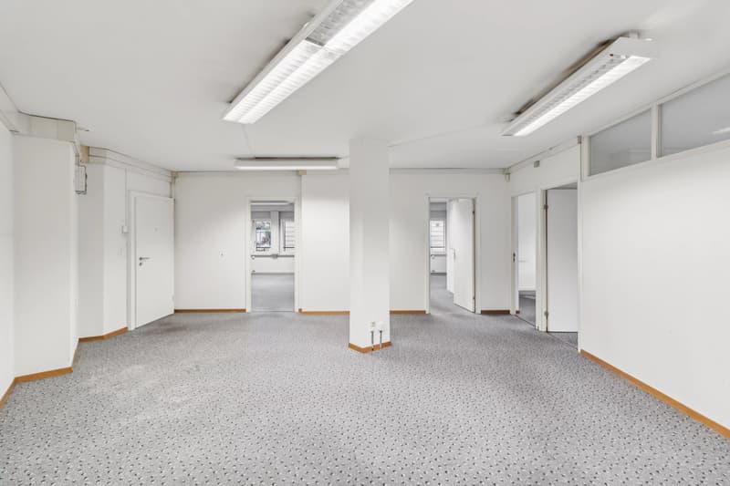 Local commercial d'env. 150.30 m2 au 1er étage (8)