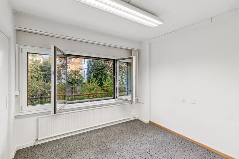 Local commercial d'env. 150.30 m2 au 1er étage (10)