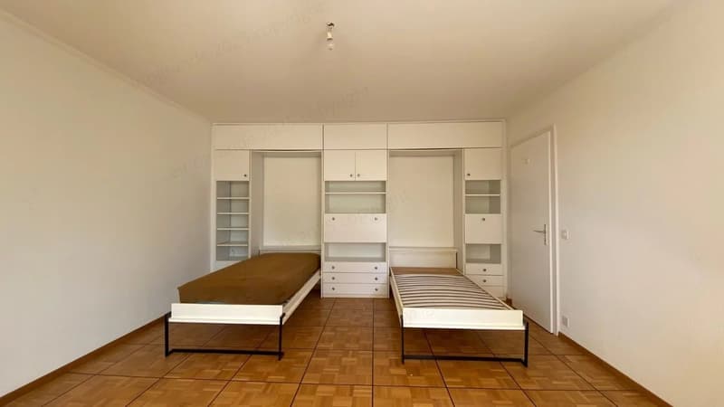 Superbe appartement lumineux de 2,5 pièces, orienté plein Sud, au dernier étage avec ascenseur. (2)