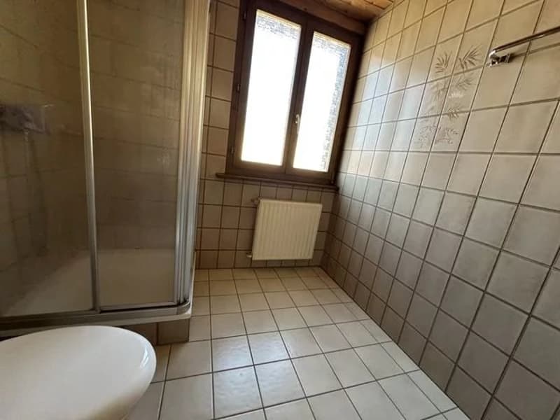 Bureau au 1er étage, idéalement pour y installer un bureau (4)