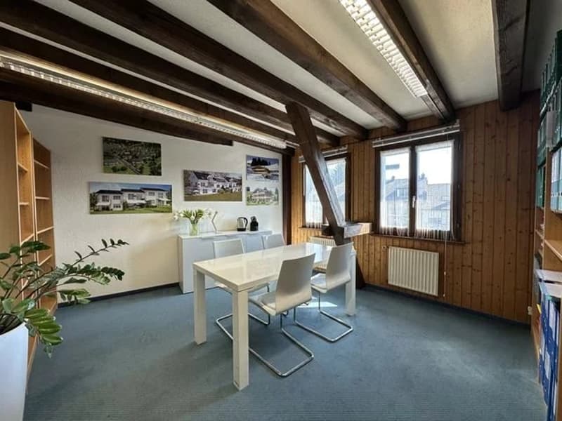 Bureau au 1er étage, idéalement pour y installer un bureau (2)