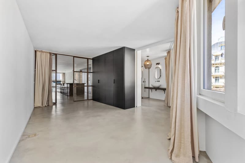 Bel appartement / loft au 4ème étage de 2.5 pièces avec possibilités d'en faire à 3.5 pièces de 150m2 (8)