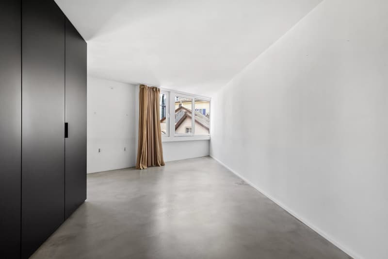 Bel appartement / loft au 4ème étage de 2.5 pièces avec possibilités d'en faire à 3.5 pièces de 150m2 (9)