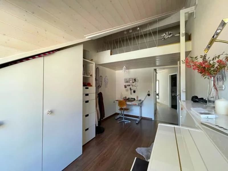 Appartement de 3 pièces aux combles situé au centre-ville de Blonay avec une magnifique vue lac. (6)