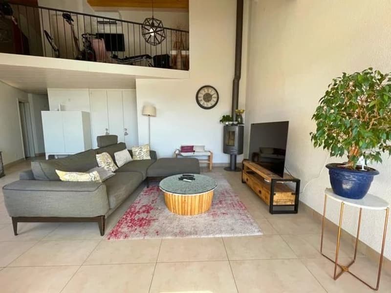 Appartement de 3 pièces aux combles situé au centre-ville de Blonay avec une magnifique vue lac. (3)