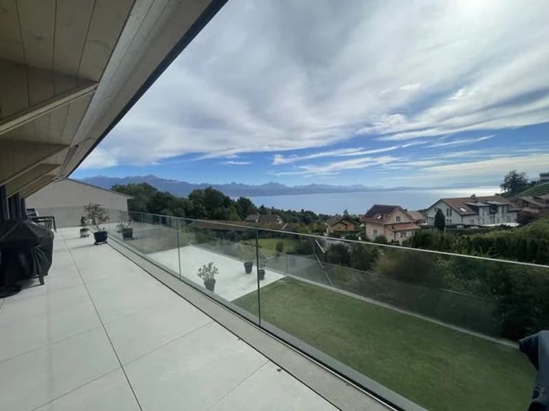 Magnifique appartement de 5.5 pièces au 1er étage avec vue lac et grand balcon de 47m2 (5)