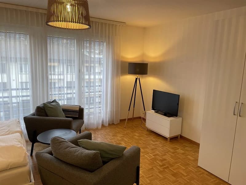 Appartement d'une pièce au 4ème étage (1)