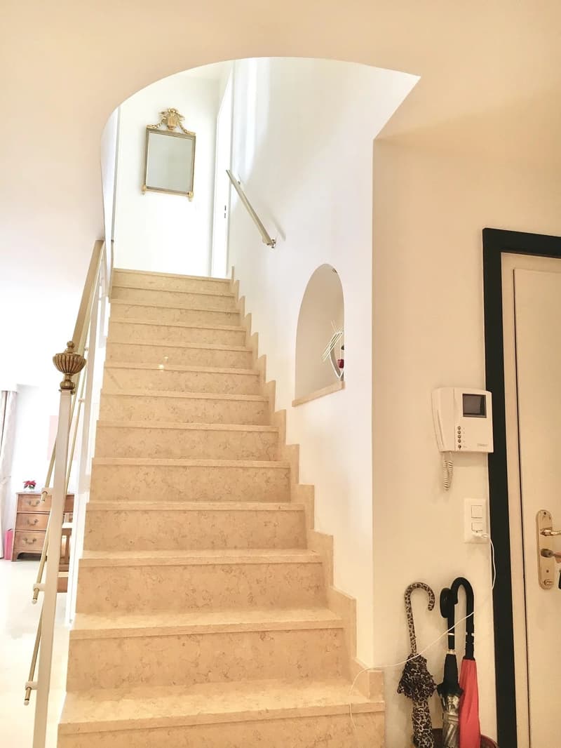 Appartement de 6.5 pièces en duplex et aux derniers étages d'un immeuble résidentiel (8)