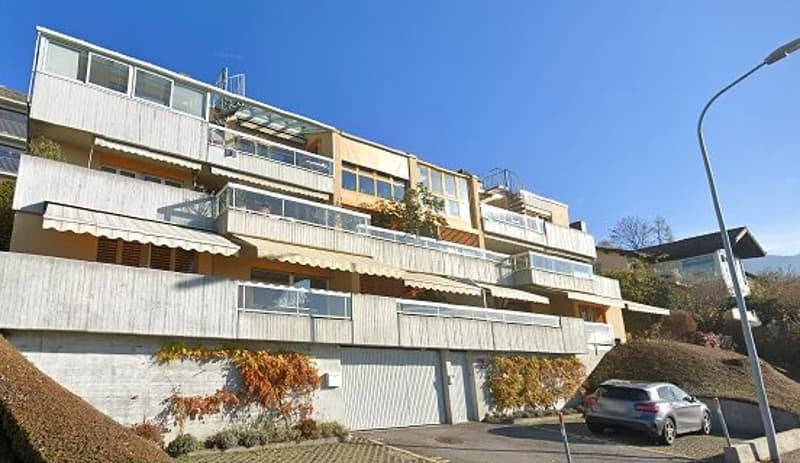 Un spacieux appartement de 3 pièces de 120 m² situé au 2ème étage, disposant d'un rooftop et offrant une vue imprenable sur le lac. (1)