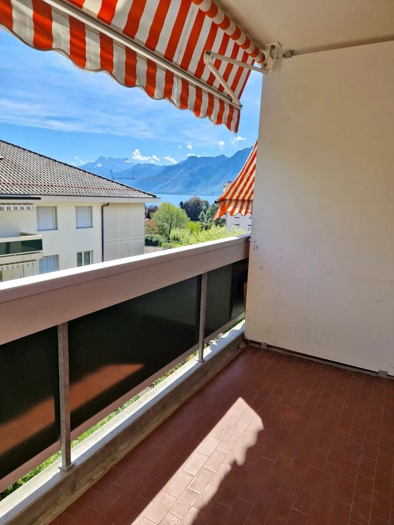 Bel appartement rénové de 3 pièces au 4ème étage. (7)