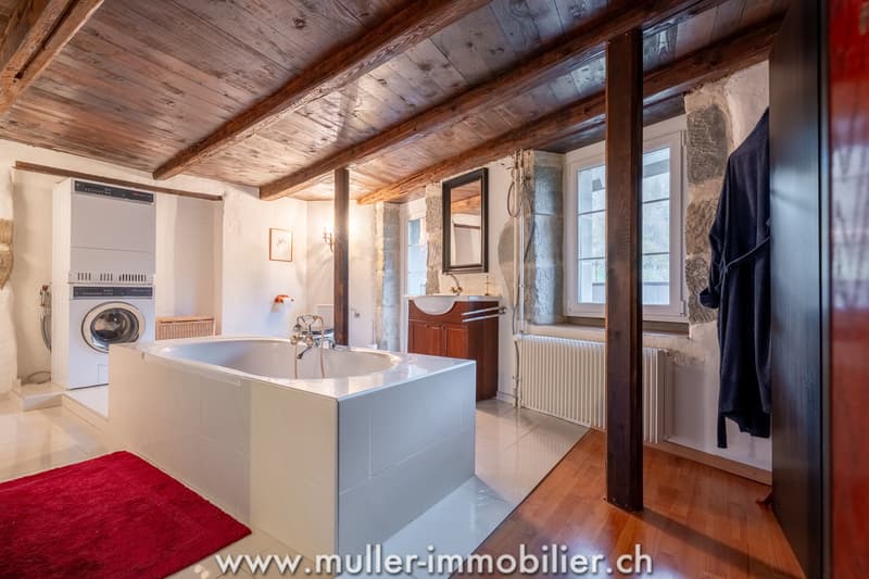 Superbe appartement rénové en plein coeur du bourg de Moudon (8)