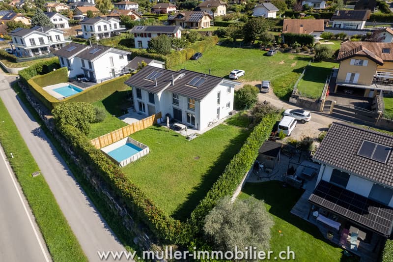 Villa jumelle avec grand terrain et superbe vue à Ollon (1)