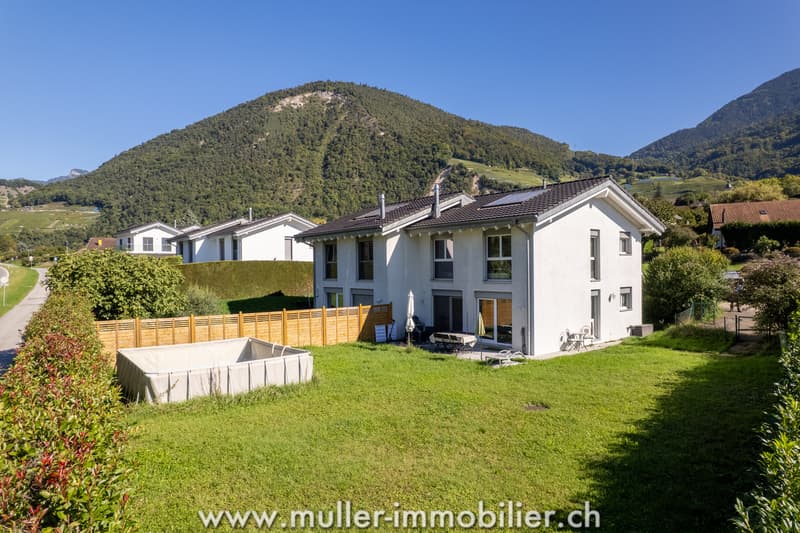 Villa jumelle avec grand terrain et superbe vue à Ollon (2)