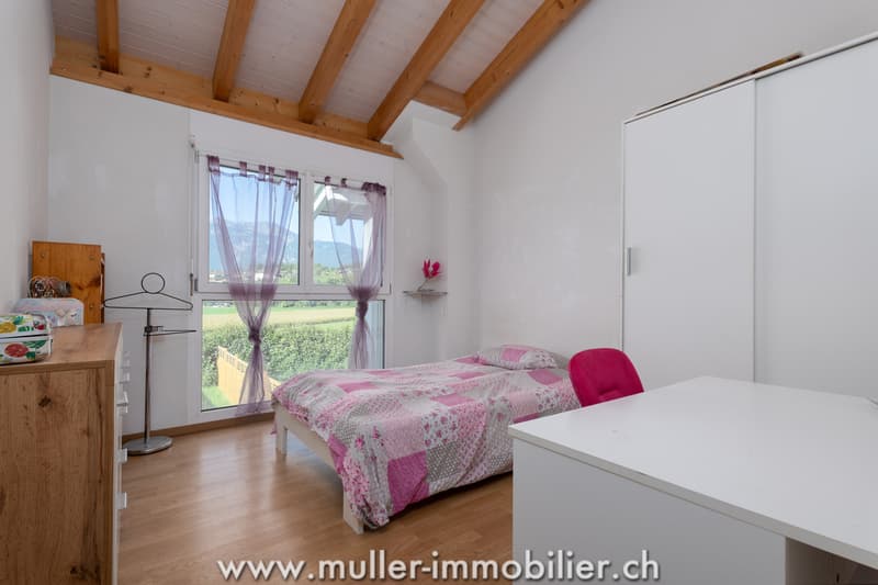 Villa jumelle avec grand terrain et superbe vue à Ollon (7)
