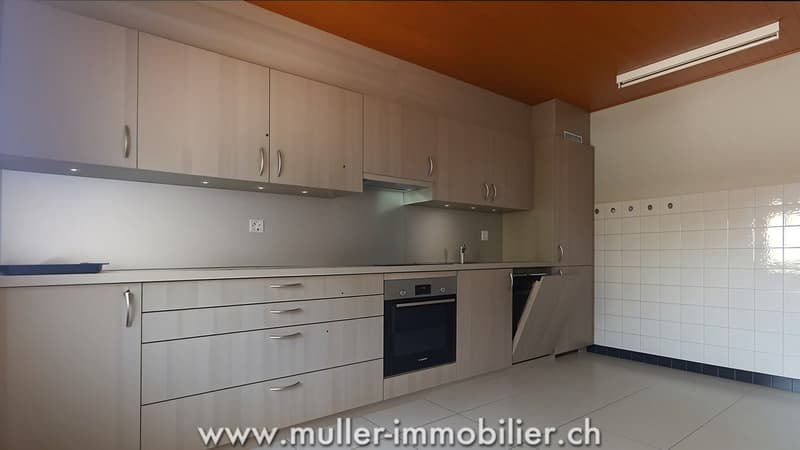 Appartement 3.5 pièces rénové avec balcon à Monthey (5)