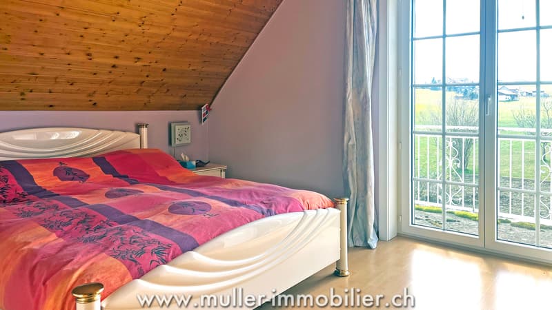 Grande villa de 3 appartements indépendants et vitrine commerciale (9)