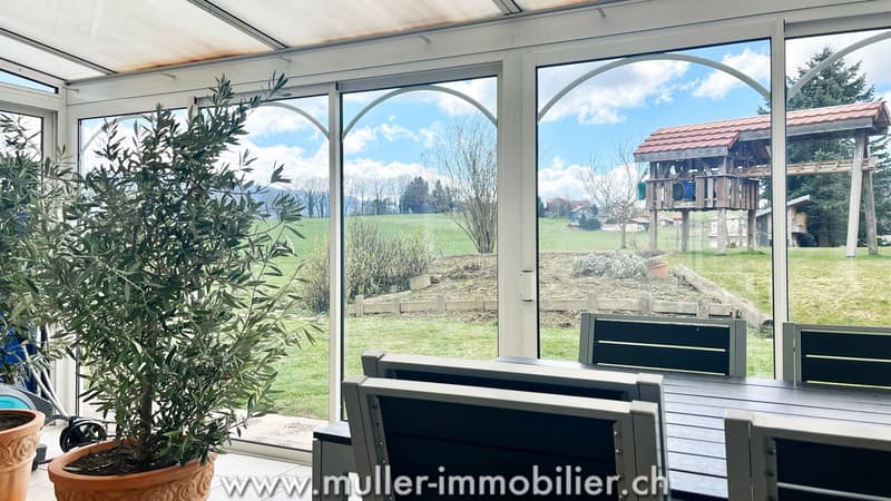Grande villa de 3 appartements indépendants et vitrine commerciale (13)
