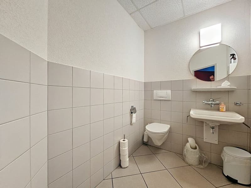 Bureaux équipés et modulable à souhait (10)