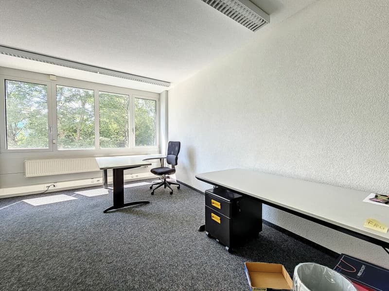 Bureaux équipés et modulable à souhait (5)