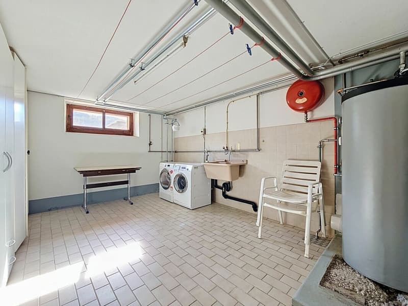 Idéalement située avec jardin et terrasse (18)