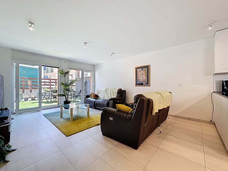 Coup de coeur assuré - appartement de 4,5 pièces avec terrasse, balcons et entrée privative à 10 minutes de Lausanne (2)