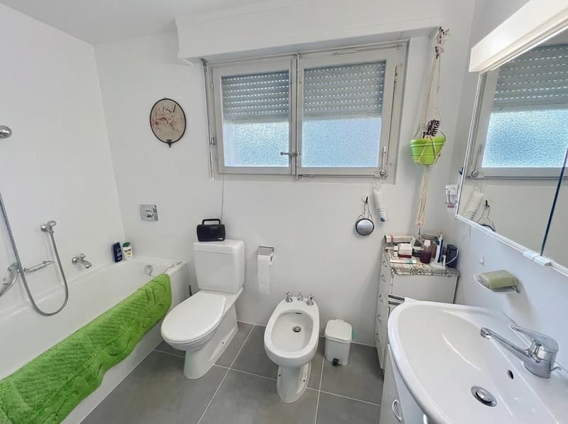 IL Y A 2 SALLES DE BAINS