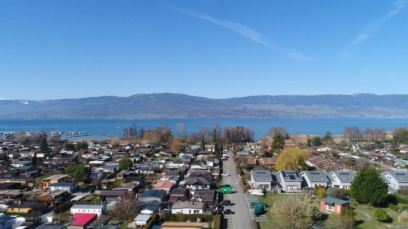 Attico luminoso con grande terrazza e vista sul lago - Cheyres (3)