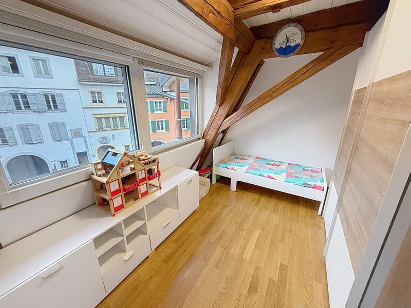 Magnifique appartement au centre de Peseux. Calme, sérénité à 2 pas des transports des écoles et des commerces. (7)