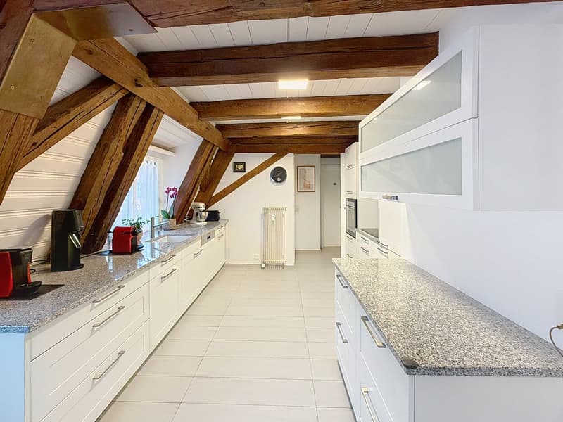 Magnifique appartement au centre de Peseux. Calme, sérénité à 2 pas des transports des écoles et des commerces. (5)