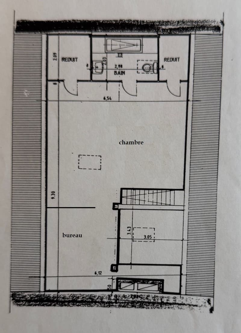 Magnifique appartement au centre de Peseux. Calme, sérénité à 2 pas des transports des écoles et des commerces. (12)