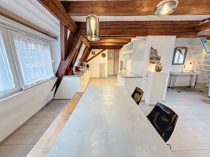 Magnifique appartement au centre de Peseux. Calme, sérénité à 2 pas des transports des écoles et des commerces. (4)